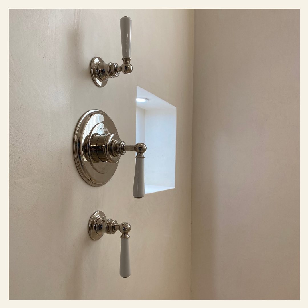 Projects Featuring Tadelakt